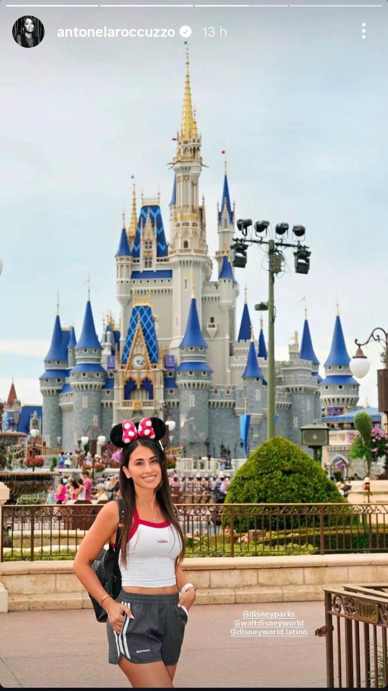 Antonela Roccuzzo mostró su look para recorrer Disney (Foto: Instagram/@antonelaroccuzzo).