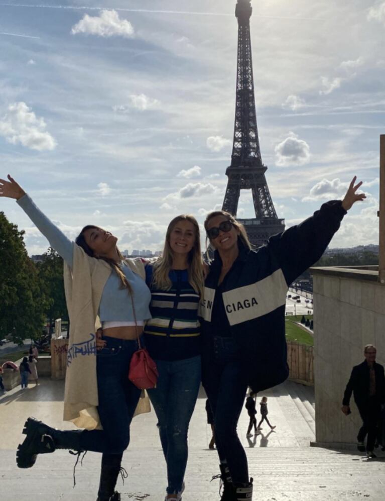 Antonela Roccuzzo paseó con sus hijos en París y le dedicó un romántico mensaje a Messi: "Extrañándote mucho"