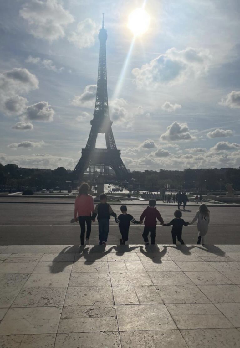 Antonela Roccuzzo paseó con sus hijos en París y le dedicó un romántico mensaje a Messi: "Extrañándote mucho"