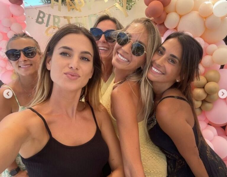 Antonela Roccuzzo pasó una divertida tarde con esposas de futbolistas