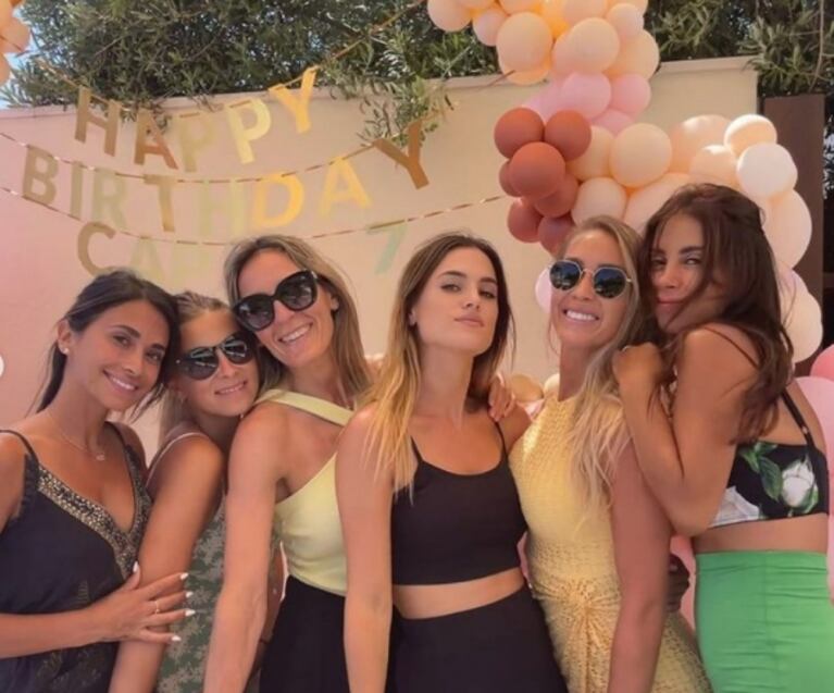 Antonela Roccuzzo pasó una divertida tarde con esposas de futbolistas