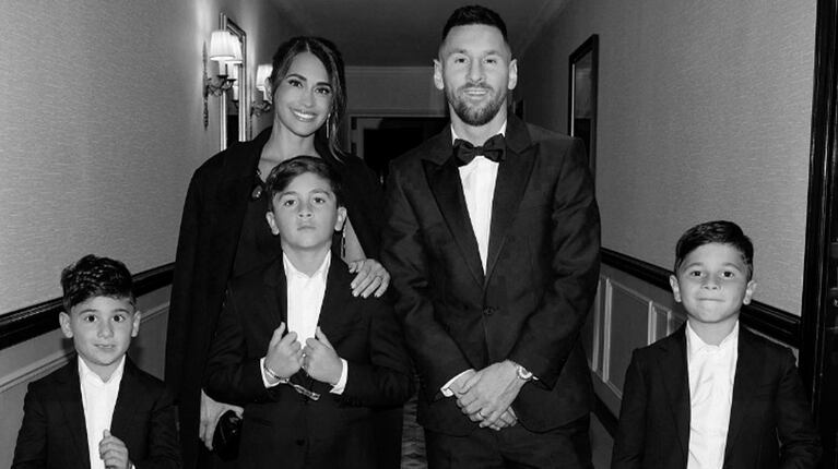 Antonela Roccuzzo posteó las fotos más emotivas con Lionel Messi y sus tres hijos en el back del Balón de Oro.