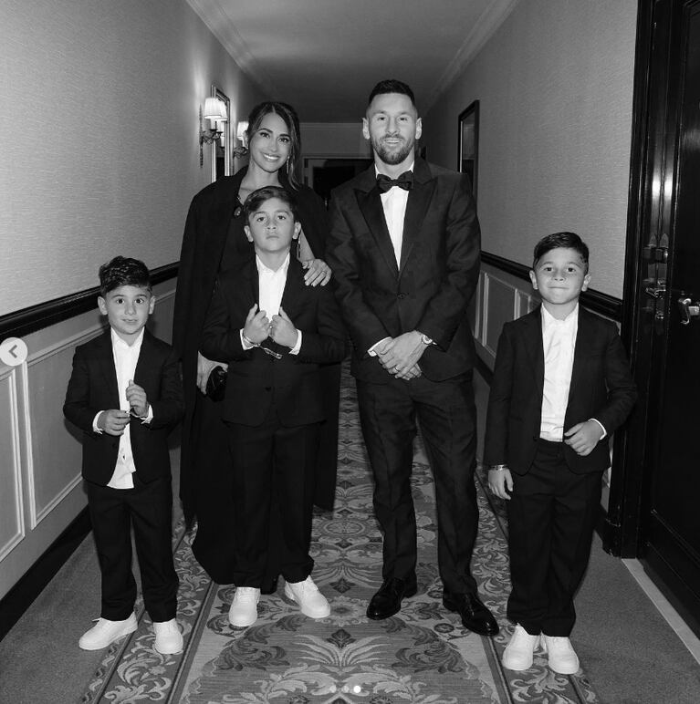 Antonela Roccuzzo posteó las fotos más emotivas con Lionel Messi y sus tres hijos en el back del Balón de Oro