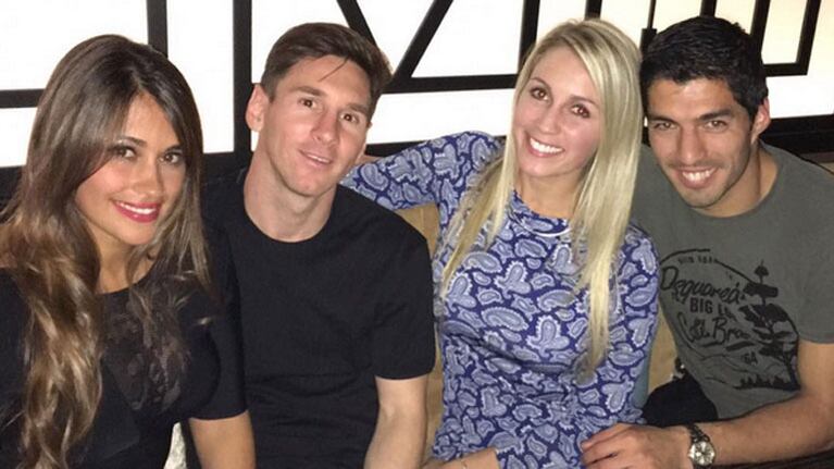 Antonella Roccuzo y Lionel Messi, con Sofía Balbi y Luis Suárez. Foto: Instagram