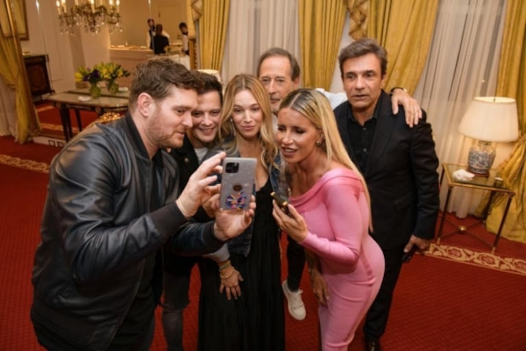 Anuncian el estreno de Casados con Hijos en el teatro: las fotos del elenco y la sorpresiva participación de Michael Bublé