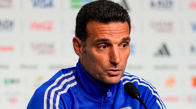 AP. Argentina head coach Lionel Scaloni speak during a news conference ahead of the World Cup final soccer match between Spain and Argentina in New York, Friday, July 17, 2026. (AP Photo/Stephanie Scarbrough)