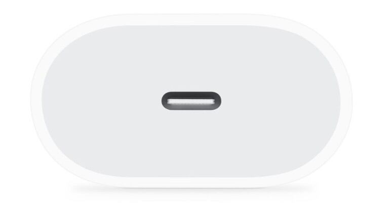 Apple prepara nuevos cargadores más rápidos y potentes y de tamaño más pequeño. Foto: DPA.