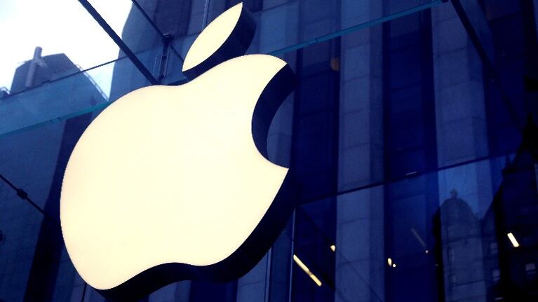 Apple trabaja en dos teléfonos plegables que no llegarían antes de 2022. Foto: Reuter.