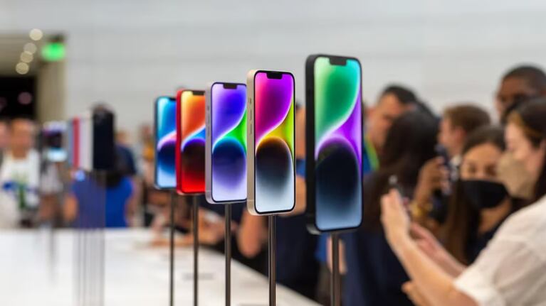 Apple trabaja en un iPhone más delgado y un nuevo modelo de AirTag: ¿Cuándo llegarán al mercado?