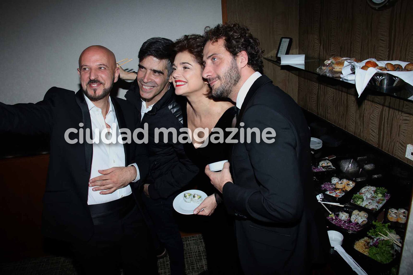 Araceli festejó sus 50 rodeada de su amor y amigos tras los Martín Fierro (Fotos: Movilpress).