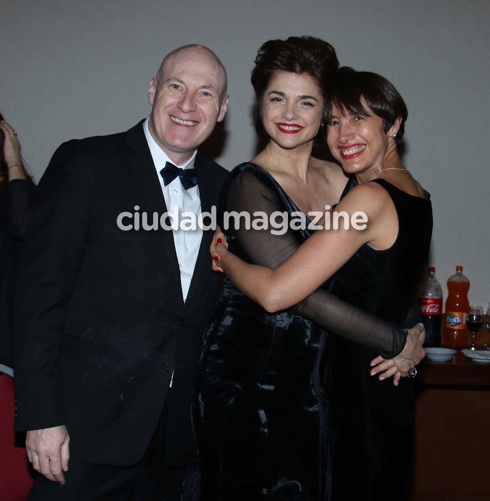 Araceli festejó sus 50 rodeada de su amor y amigos tras los Martín Fierro (Fotos: Movilpress).
