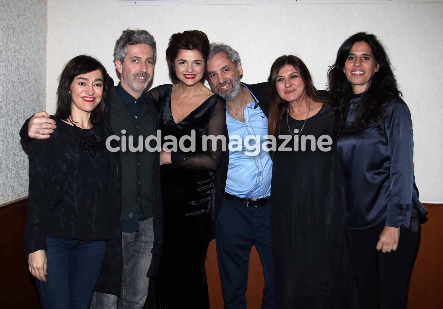 Araceli festejó sus 50 rodeada de su amor y amigos tras los Martín Fierro (Fotos: Movilpress).