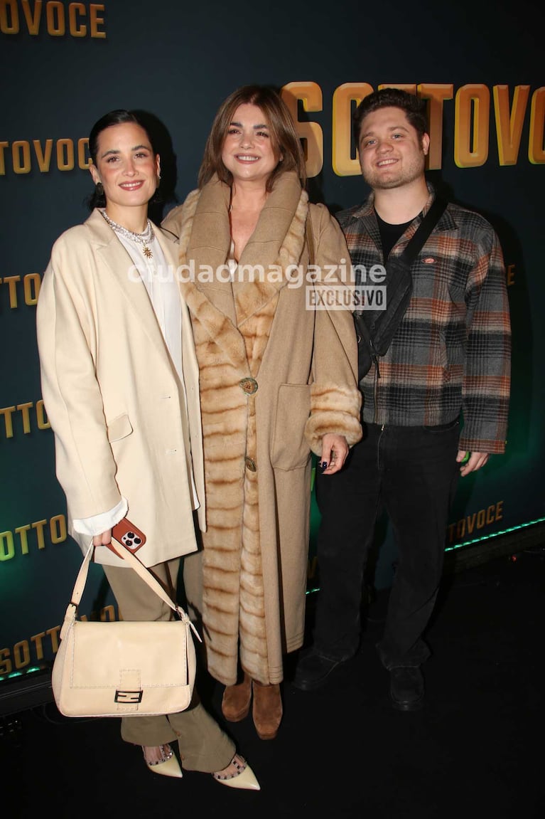 Araceli González con sus hijos Florencia y Toto (Foto: Movilpress)