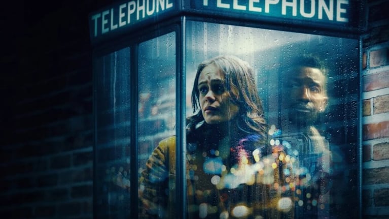 Archivo 81, la serie de Netflix que mezcla géneros y se cuenta en dos líneas temporales paralelas.