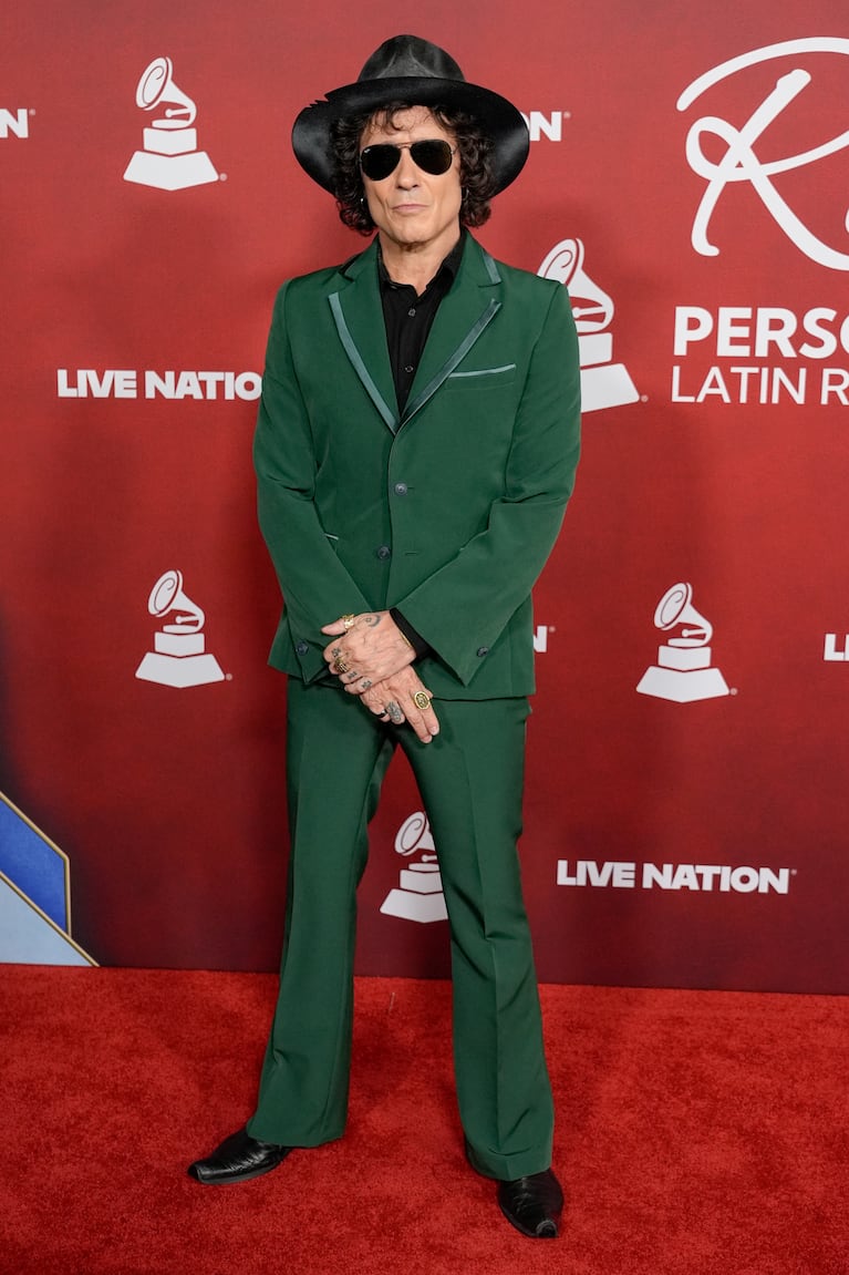 ARCHIVO - Enrique Bunbury llega a la ceremonia de entrega del premio Persona del Año de la 26ª edición de los Latin Grammys el miércoles 12 de noviembre de 2025 en Mandalay Bay en Las Vegas. (Foto AP/Chris Pizzello, archivo)