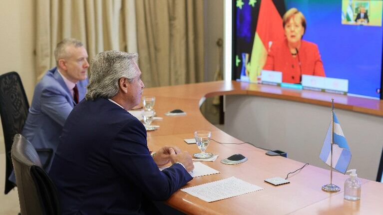 Argentina pide ayuda a Merkel para la negociación de la deuda con el FMI. Foto: EFE.