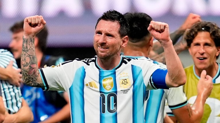 Argentina's Lionel Messi (10) celebrates at the end of the World Cup round of 16 soccer match between Argentina and Egypt in Atlanta, Tuesday, July 7, 2026. (AP Photo/Mike Stewart)