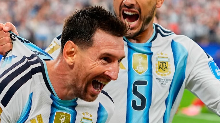 Argentina's Lionel Messi, center, celebrates after scoring his side's second goal during the World Cup Group J soccer match between Argentina and Austria in Arlington, Texas, near Dallas, Monday, June 22, 2026. (AP Photo/Julio Cortez)