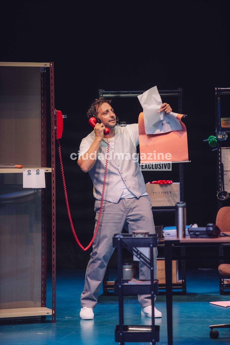 Ariel Staltari en el teatro (Foto: Movilpress).