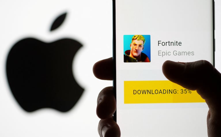 Aseguran que se “está eliminando a uno de los mayores competidores potenciales de la App Store de Apple”.
