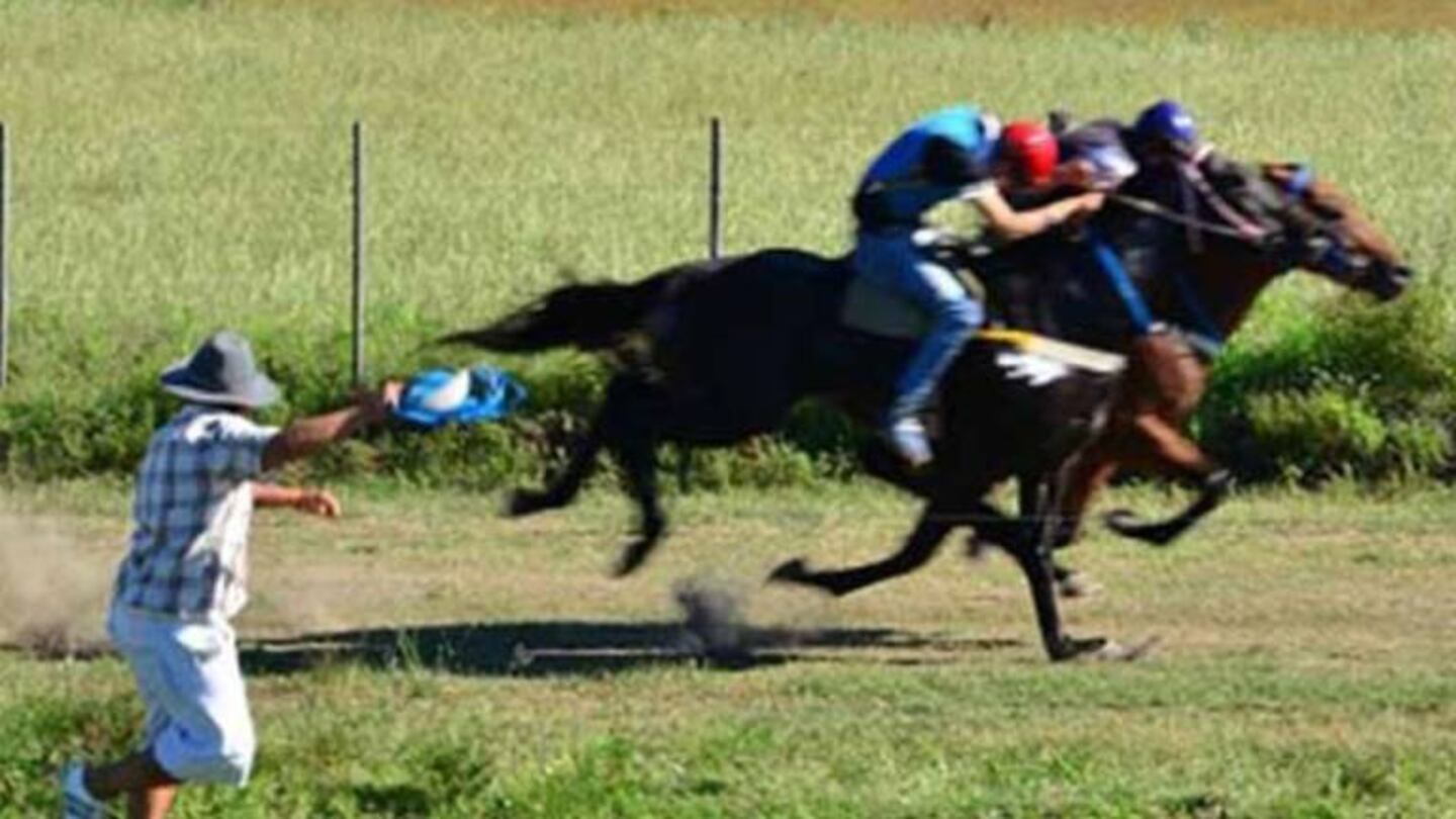 Asesinan de una puñalada a un hombre durante una pelea por una carrera de caballos ilegal