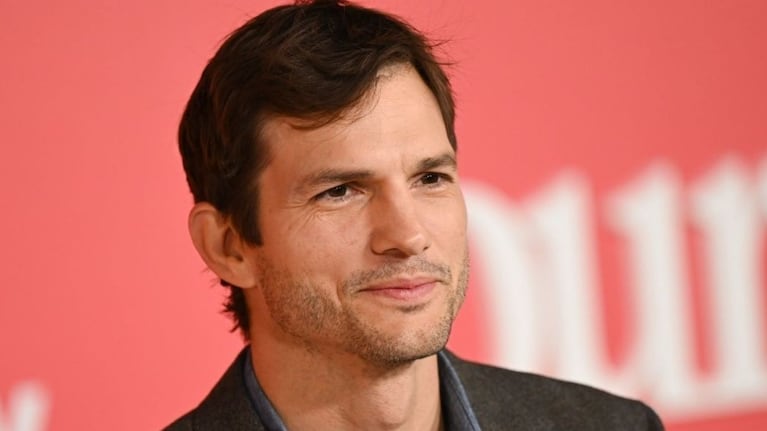 Ashton Kutcher protagoniza esta historia que combina humor y romance en 115 minutos.
