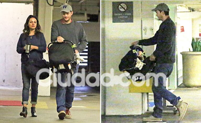 Ashton Kutcher y Mila Kunis, una pareja súper top de paseo con su bebé. (Foto: Grosby Group)