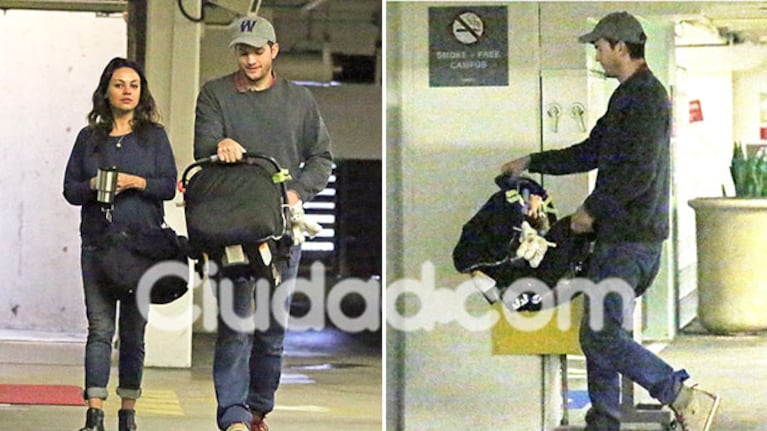 Ashton Kutcher y Mila Kunis, una pareja súper top de paseo con su bebé. (Foto: Grosby Group)