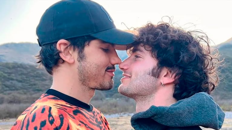 Así es el contrato que Santiago Talledo firmó con su novio para tener una relación abierta a distancia.