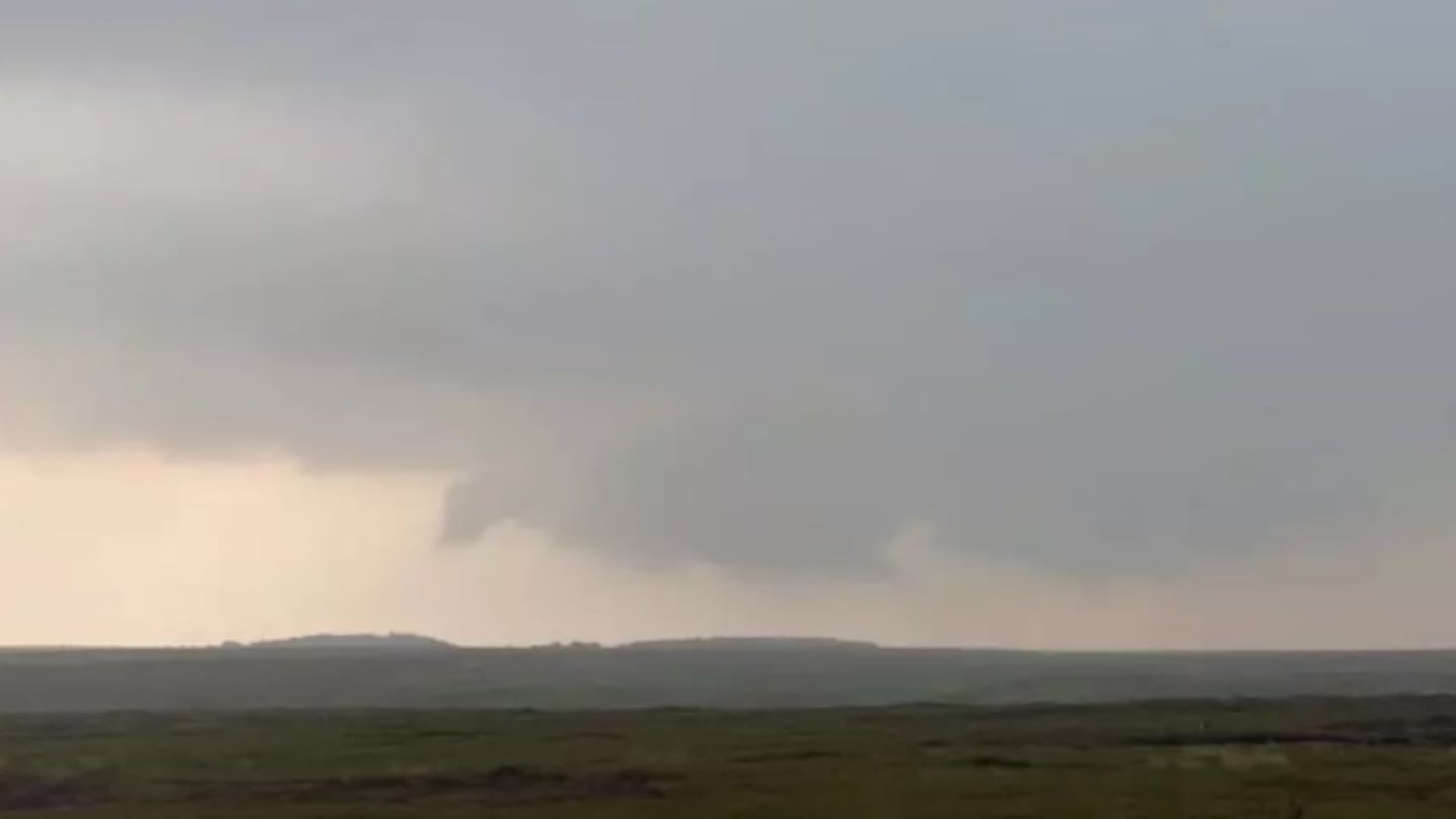 Así es el trabajo de este cazador de tormentas