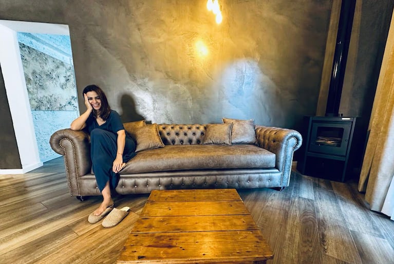 Así es la casa de Agustina Cherri: diseño moderno y contemporáneo, pileta budista y mucho verde | Créditos: Instagram @agustinacherriok