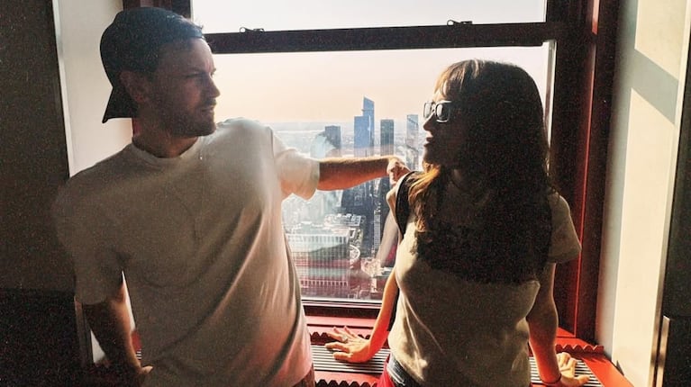 Así es la casa de Cande Vetrano y Andrés Gil: estilo vintage chic, luz natural y espacio para las mascotas. Foto: Instagram (@andresgill)