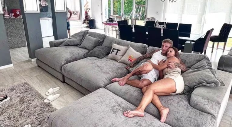 Así es la casa de El Polaco y Barby Silenzi: ambientes amplios, pileta gigante y mucha luz natural | Créditos: Instagram @barbysilenzi1