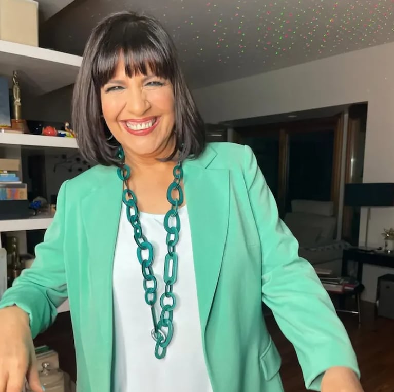 Así es la casa de Elizabeth Vernaci: diseño vintage, impactante biblioteca y conexión con la naturaleza | Créditos: Instagram @negropolisok