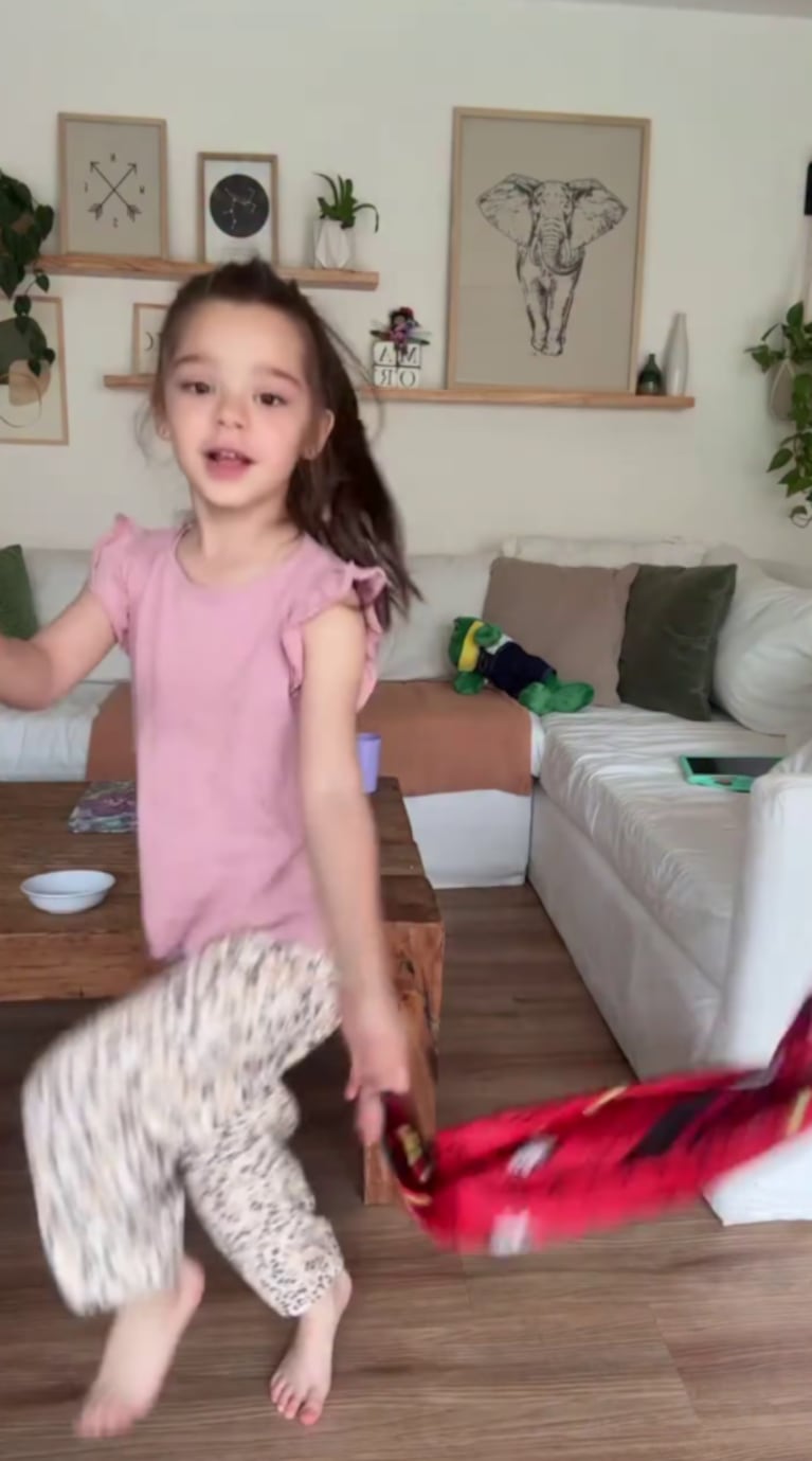 Así es la casa de Eugenia Tobal: luz natural, galería estilo boho, pileta y mucha naturaleza | Créditos: Instagram @eugeniatobal