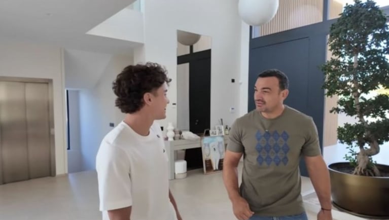 Así es la casa de Julián Álvarez y Emilia Ferrero en Madrid: jardín XL, cocina profesional y minimalismo | Créditos: Instagram