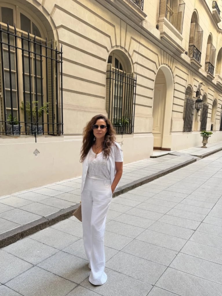 Así es la casa de Julieta Ortega en Buenos Aires: calidez y minimalismo | Créditos: Instagram @petijotao