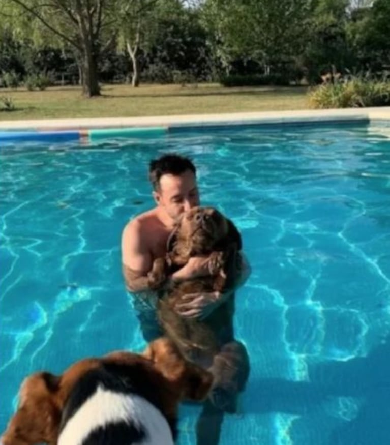 Así es la casa de Luciano Pereyra y Julia Rezzuto: estilo campestre, rodeada de naturaleza y llena de mascotas | Créditos: Instagram @lucianopereyraoficial