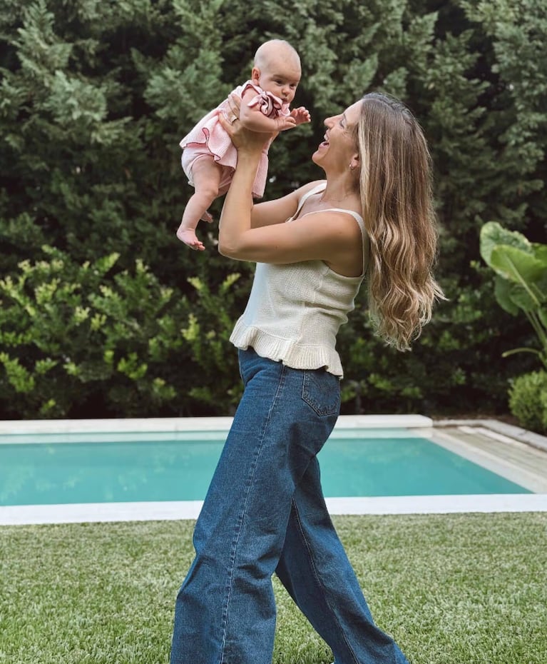 Así es la casa de Macarena Rinaldi y Federico Hoppe: calidez, detalles únicos y mucha luz natural | Créditos: Instagram @macarinaldiok