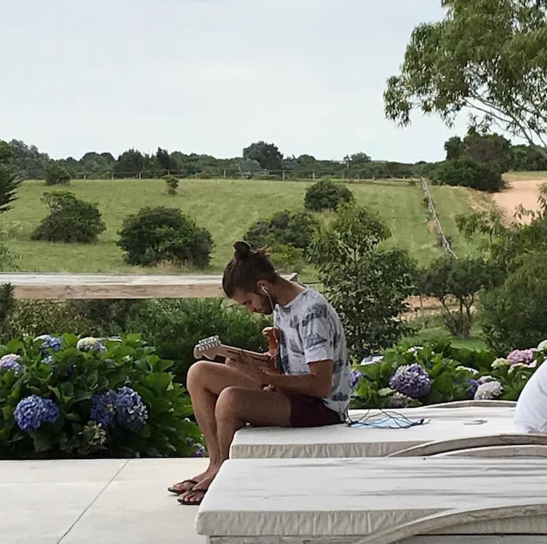 Así es la casa de Nicolás Repetto y Florencia Raggi: diseño rústico, piedras, madera y mucha naturaleza | Créditos: Instagram @florraggi