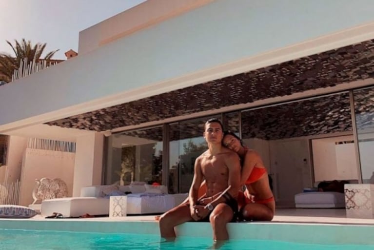 Así es la casa de Oriana Sabatini y Paulo Dybala: autos de lujo, muebles modernos y una alucinante piscina