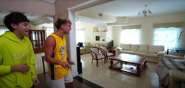 Así es la impactante casa de Ian Lucas: tres pisos, pileta y mucho verde | Créditos: Canal de YouTube de Ian Lucas