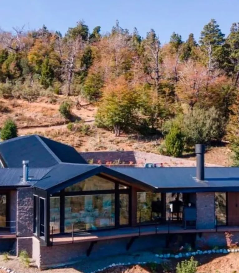 Así es la impactante mansión de Iván de Pineda en Bariloche: vistas increíbles, equilibrio y calidez | Créditos: A24