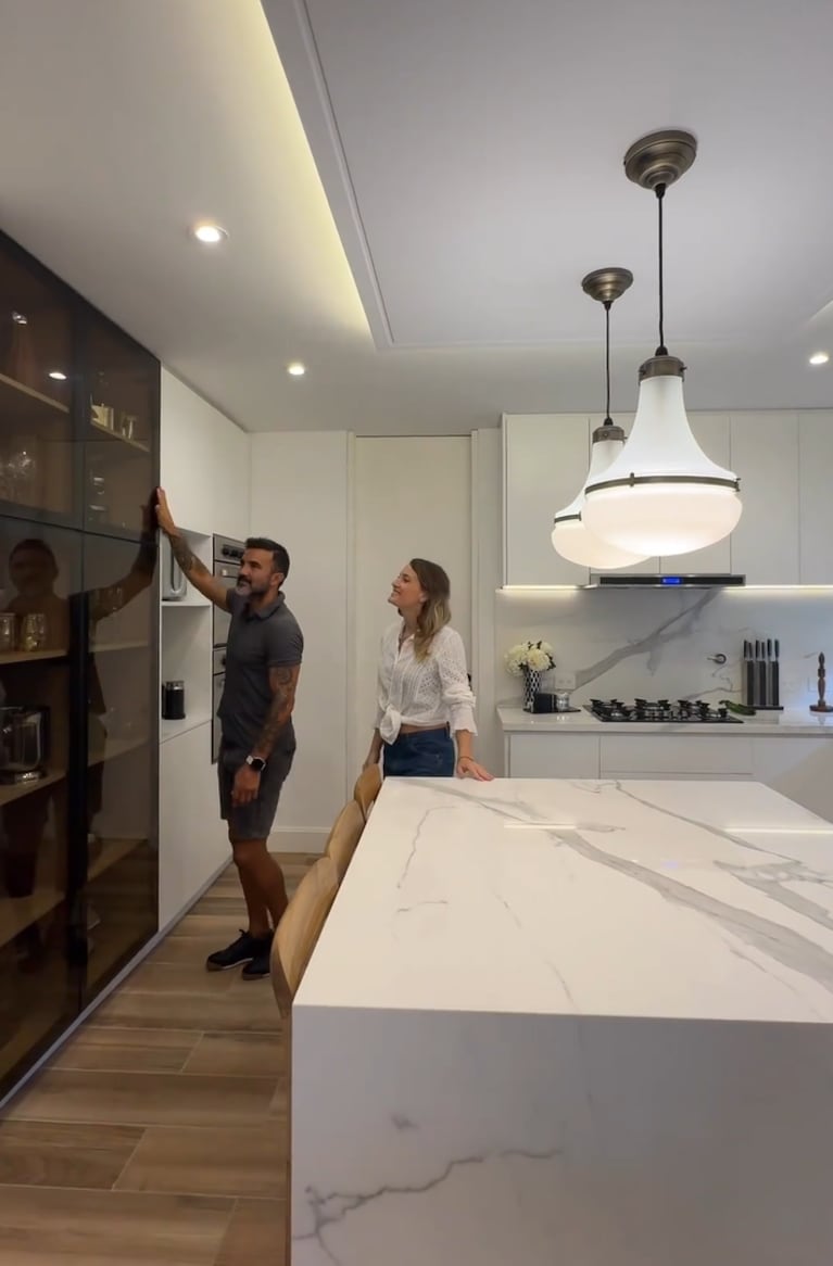 Así es la increíble cocina de la nueva casa de Mica Viciconte y Fabián Cubero: minimalista y sofisticada