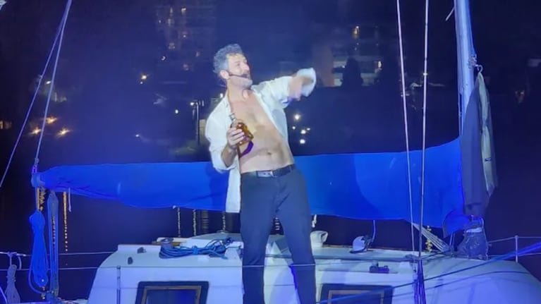 Así es la innovadora obra teatral de Carlos Paz: el escenario es un velero y el público está en un catamarán | Créditos: LA VOZ