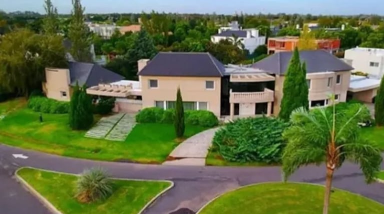 Así es la mansión de Lionel Messi y Antonela Roccuzzo en Rosario: ambientes gigantes y pileta olímpica | Créditos: MDZOL