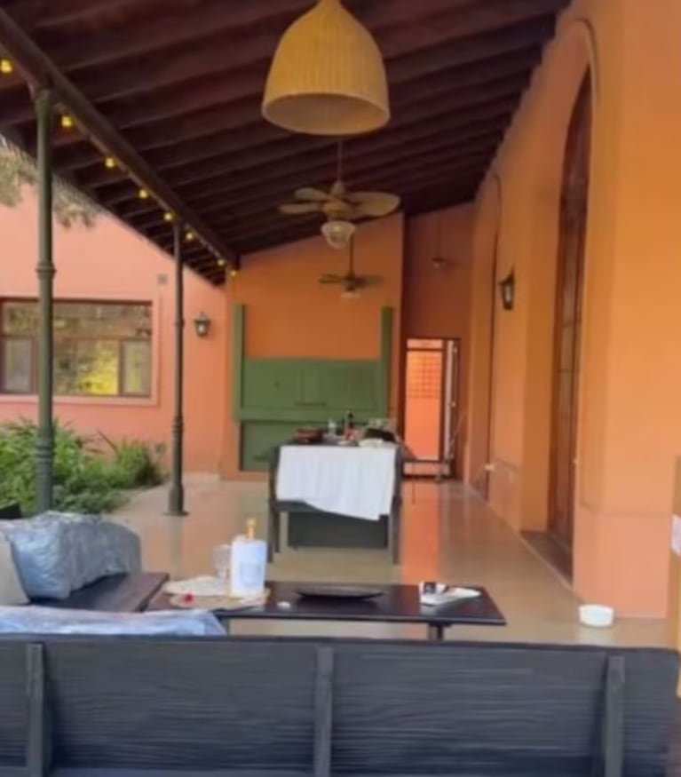 Así es la primera casa de Morena Beltrán: estilo colonial funcional con pileta y cancha de fútbol | Créditos: Instagram @morenabeltran10
