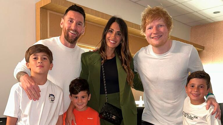 Así es la remera de medio millón de pesos que Mateo Messi usó en el show de Ed Sheeran.