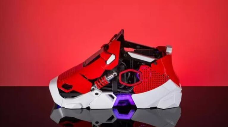 Así es Sneaker X, el PC en forma de zapatilla