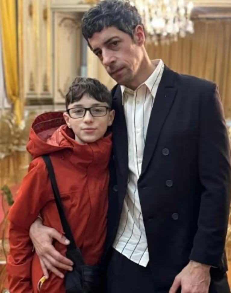 Así está hoy Luis, el hijo de Esteban Lamothe y Julieta Zylberberg: baja exposición y una crianza compartida | Créditos: Instagram